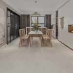 Huiskamer met SPC Beton Light Grey Room een lichtgrijze betonvloer.